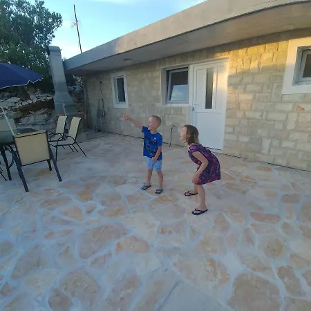 House Robinson House Holiday home Dolac
