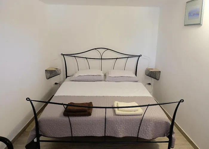 House Robinson House * Dolac